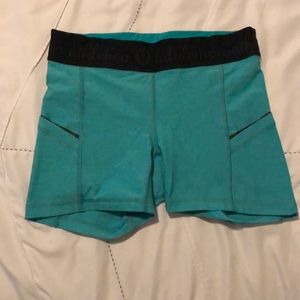 Lululemon compression shorts with pockets
